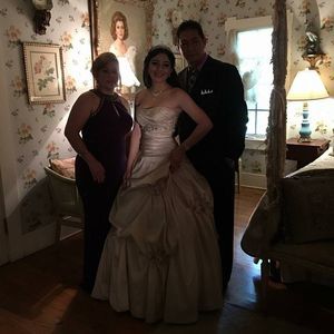 Meet your Posher, Yamila